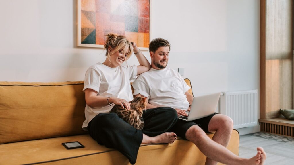 How Often Should You Talk in a Long-Distance Relationship?