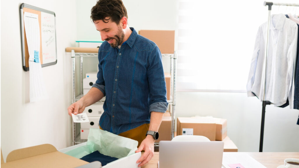 29 Monthly Care Package Themes for long distance couple
