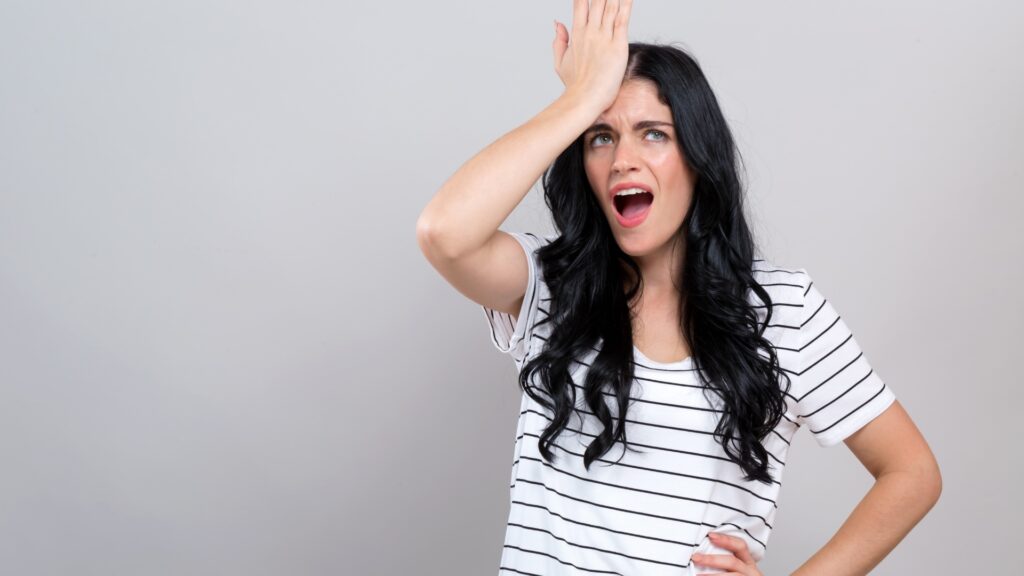 25 Mistakes That Quietly Destroy Long-Distance Relationships
