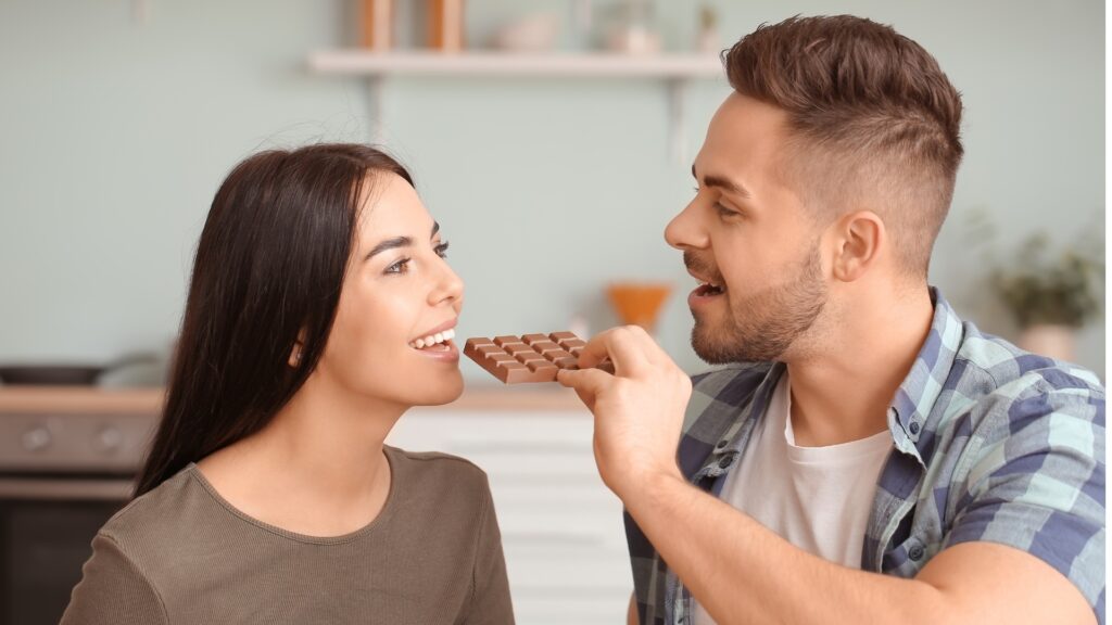 couple having a dessert date
