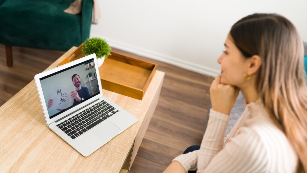 lady very confident in her long-distance partner