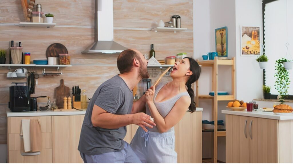 Things Successful Long-Distance Couples Never Do
