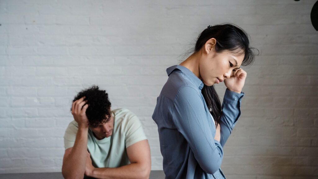 25 Mistakes That Quietly Destroy Long-Distance Relationships
