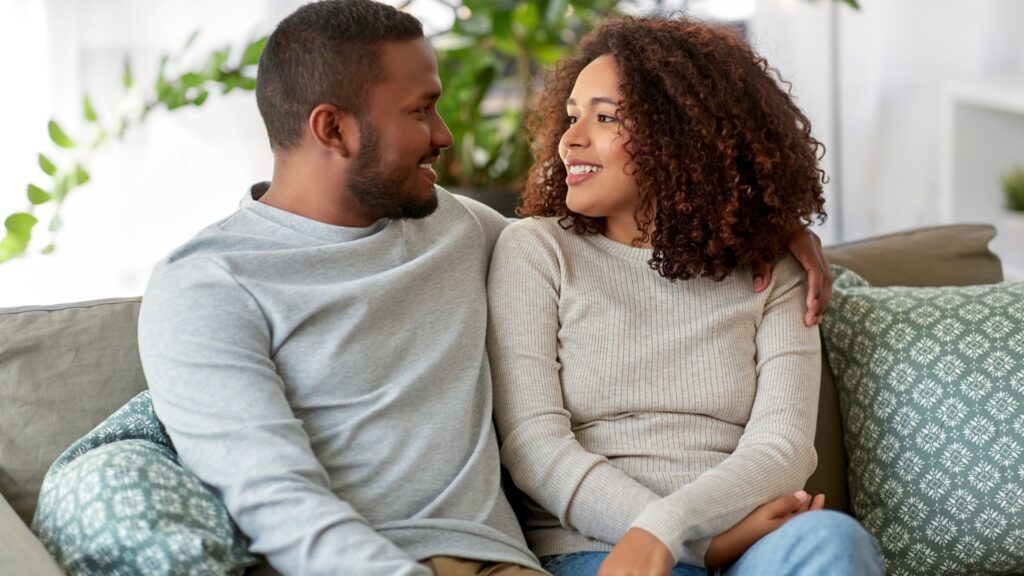 25 Mistakes That Quietly Destroy Long-Distance Relationships
