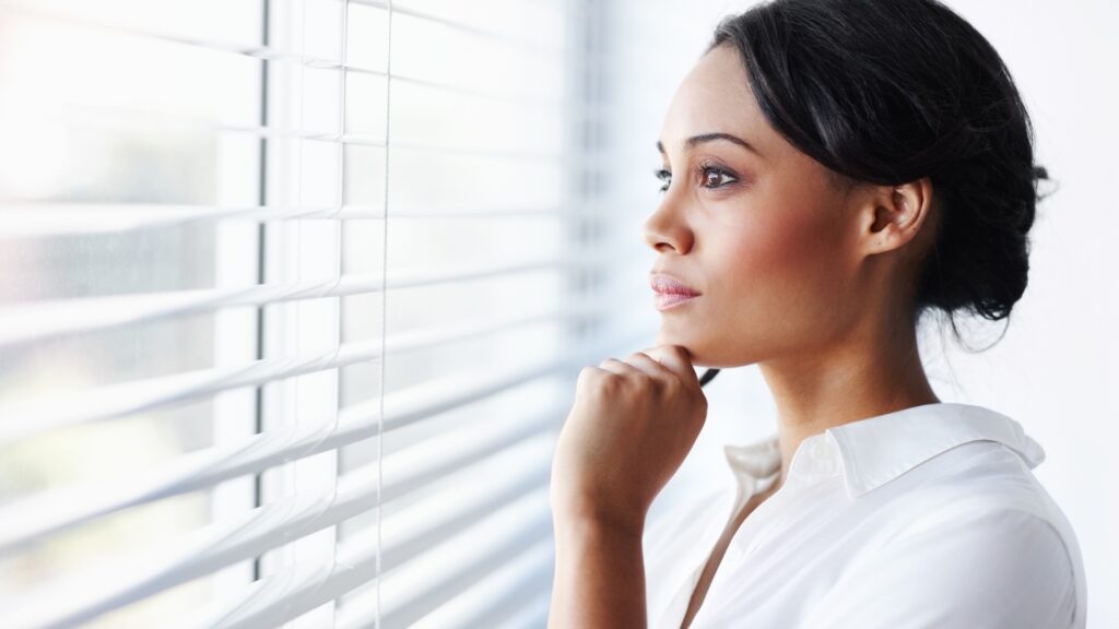 lady choosing silence over expressing her thoughts in her long-distance relationship 
