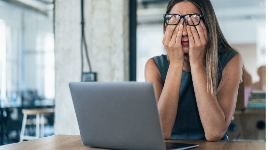 15 Signs Your Relationship Is Slowly Drifting Apart (Before You Even Notice)
