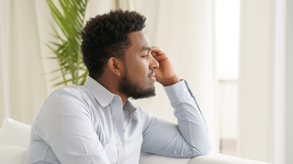 15 Signs Your Relationship Is Slowly Drifting Apart (Before You Even Notice)
