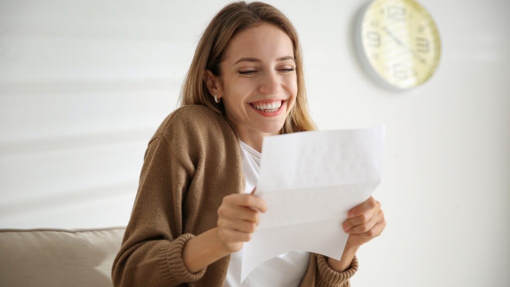 Things Your Long-Distance Partner Secretly Wishes You'd Send
