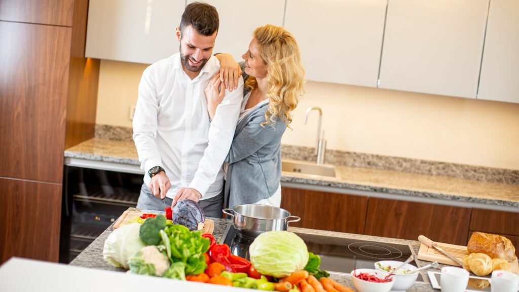 29 Romantic Cooking Dates Ideas Over Video
