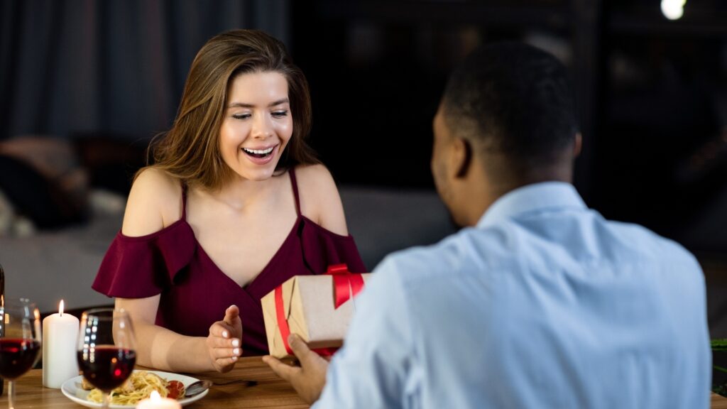 The Date Night Mistakes That Make Calls Feel Like Interviews