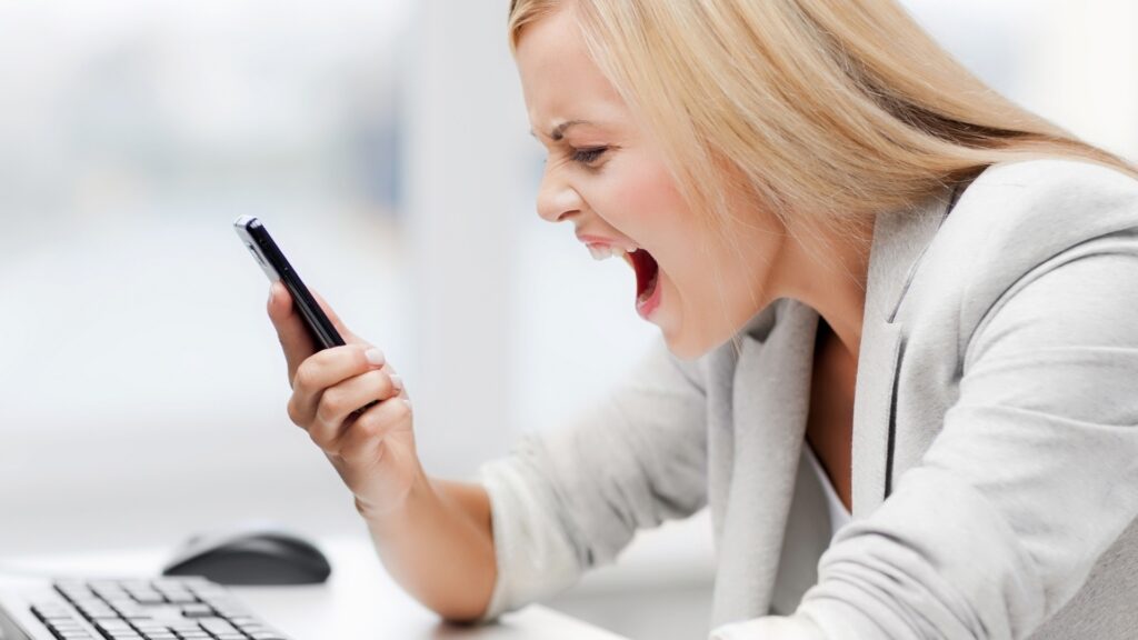 Things You Should Never Text During an Argument
