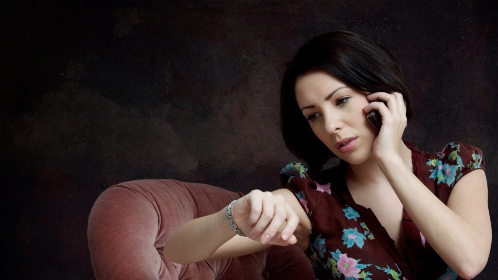 Why You Keep Checking Their Last Seen in long distance relationships