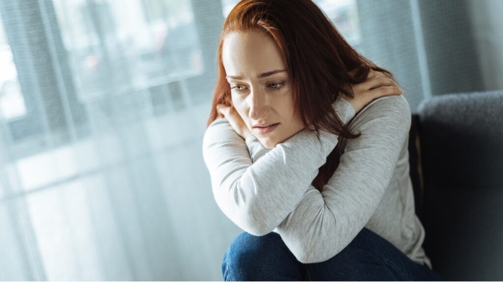 How to Stop Feeling Lonely in long distance relationship Without Pulling Away