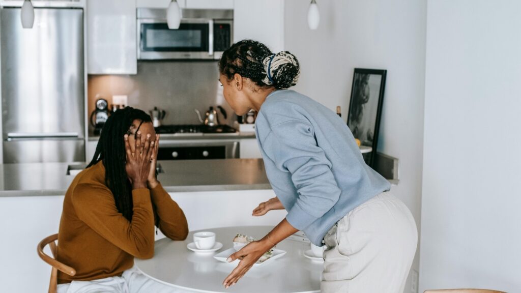 Things You Should Never Text During an Argument
