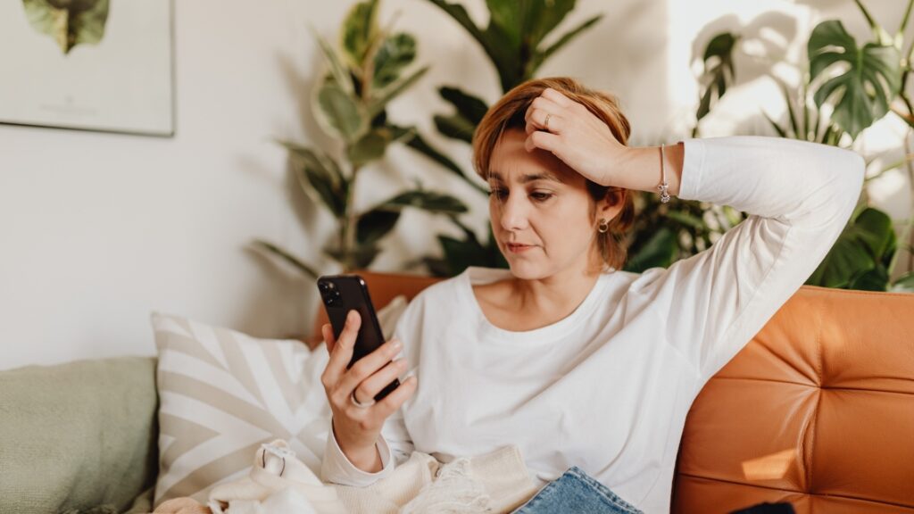How to Avoid Misunderstandings Over Text in long distance relationships

