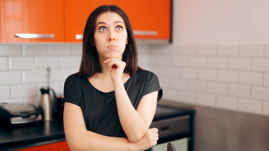 25 Conversation Mistakes That Push Couples Apart
