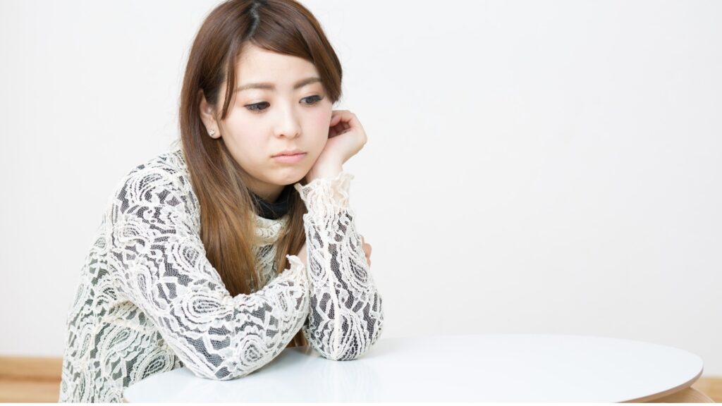 lady overthinking her partner's quietness