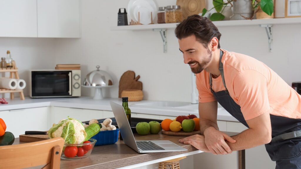 29 Romantic Cooking Dates Ideas Over Video
