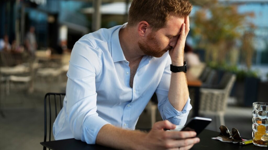 man comparing his relationship with his guy's own on social media