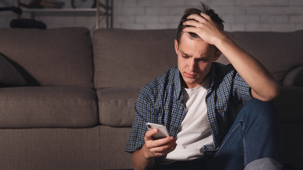 17 Signs Trust Is Slowly Breaking Down