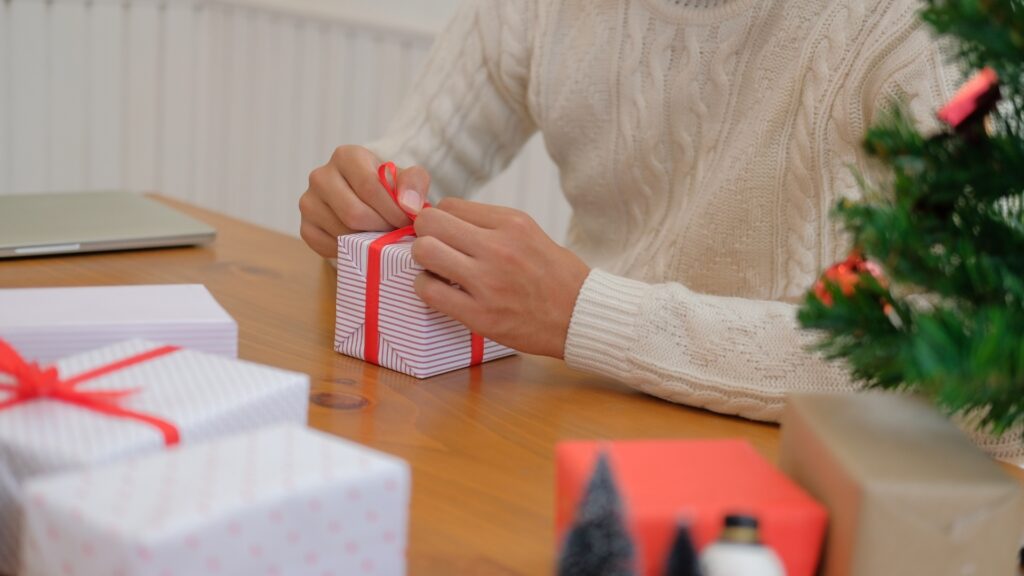 23 Monthly Surprise Box Ideas for long distance couples