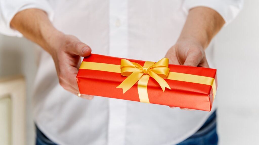 25 Care Package Ideas That Never Get Old
