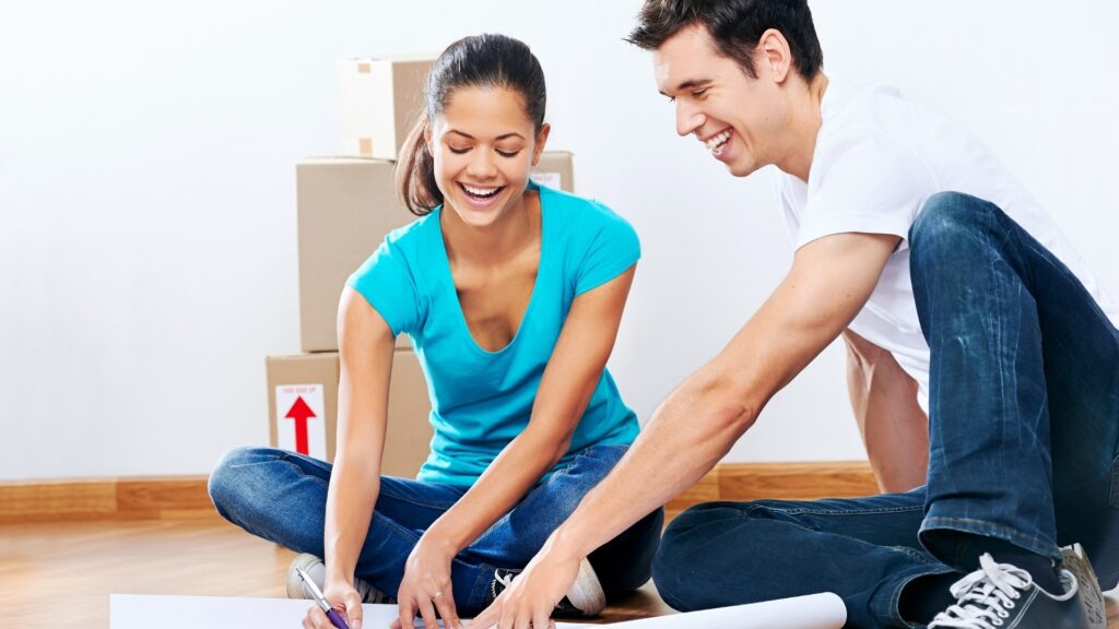 couple drawing their monthly budget