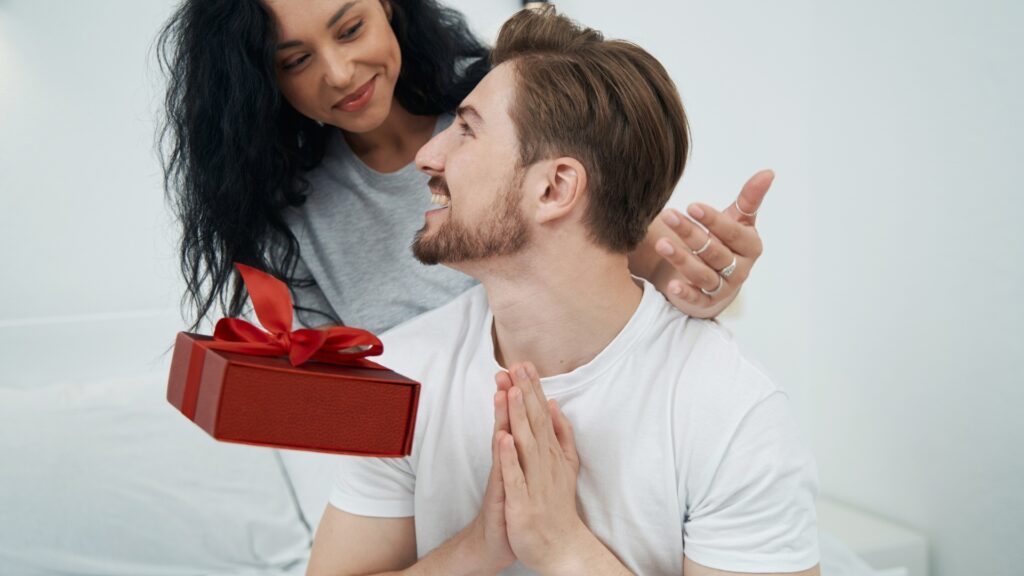 The Best Personalized Gifts for Long-Distance Couples