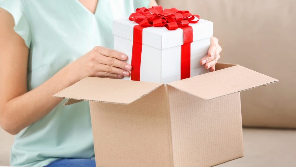 25 Care Package Ideas That Never Get Old