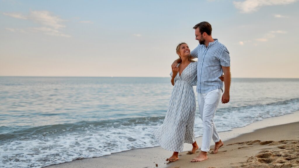couple on a beach date