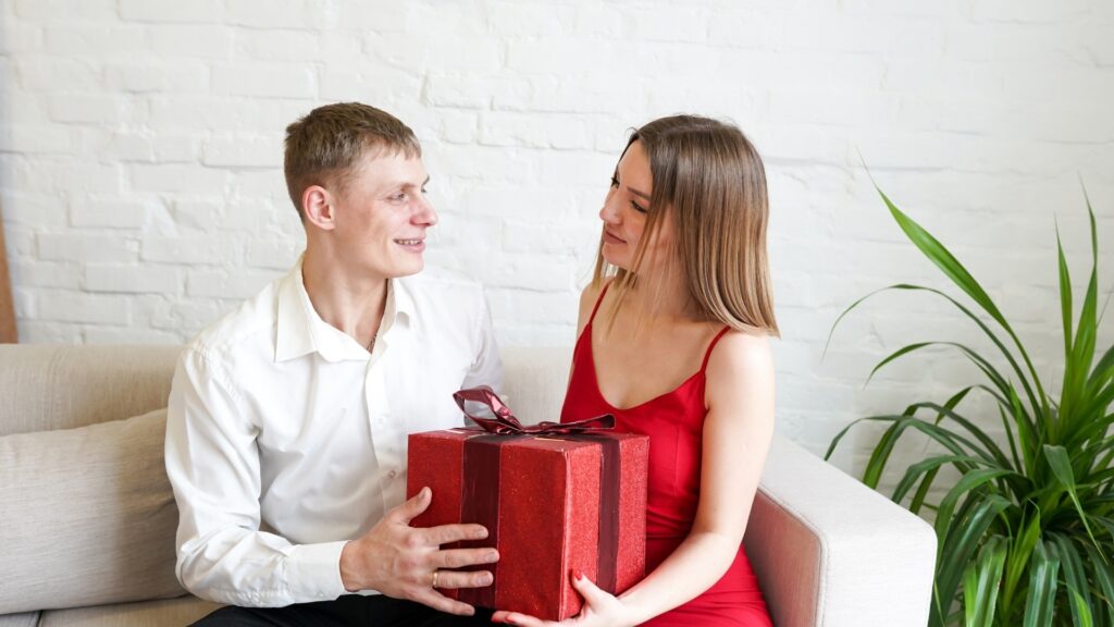 man gifting his lady