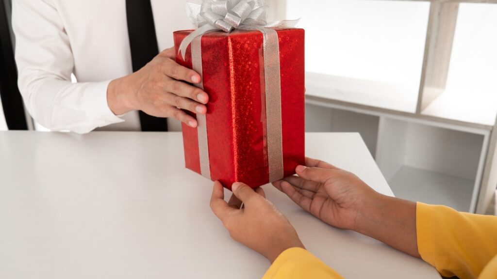 The Best Personalized Gifts for Long-Distance Couples