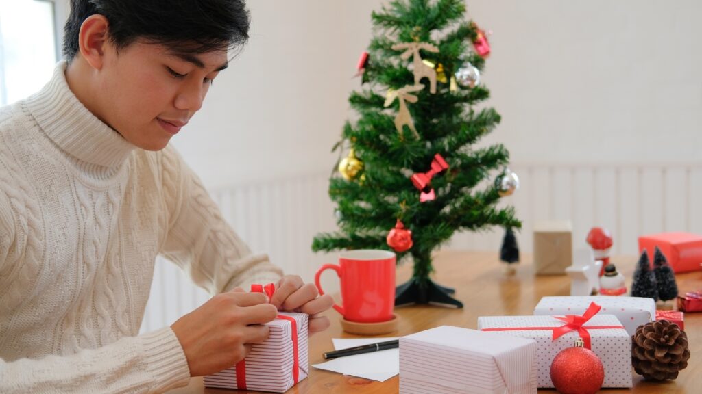 23 Monthly Surprise Box Ideas for long distance couples