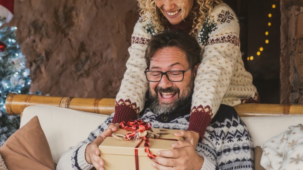 The Best Personalized Gifts for Long-Distance Couples