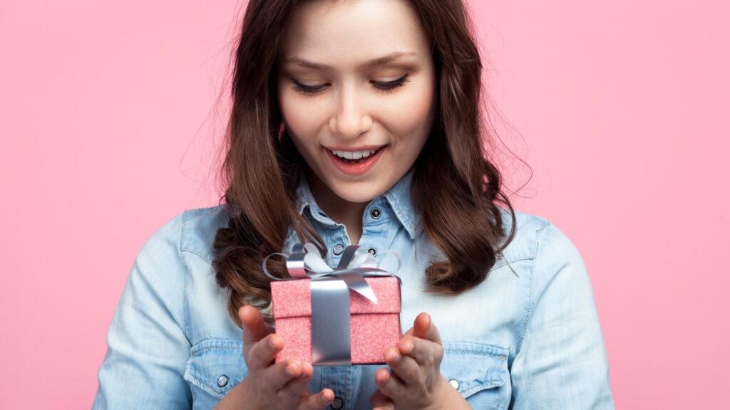 23 Monthly Surprise Box Ideas for long distance couples
