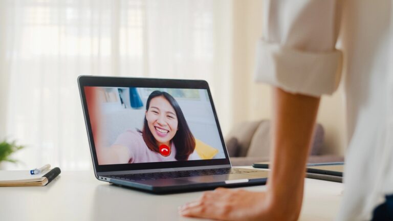 How to make a long-distance relationship actually work