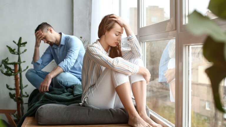 25 Mistakes That Quietly Destroy Long-Distance Relationships